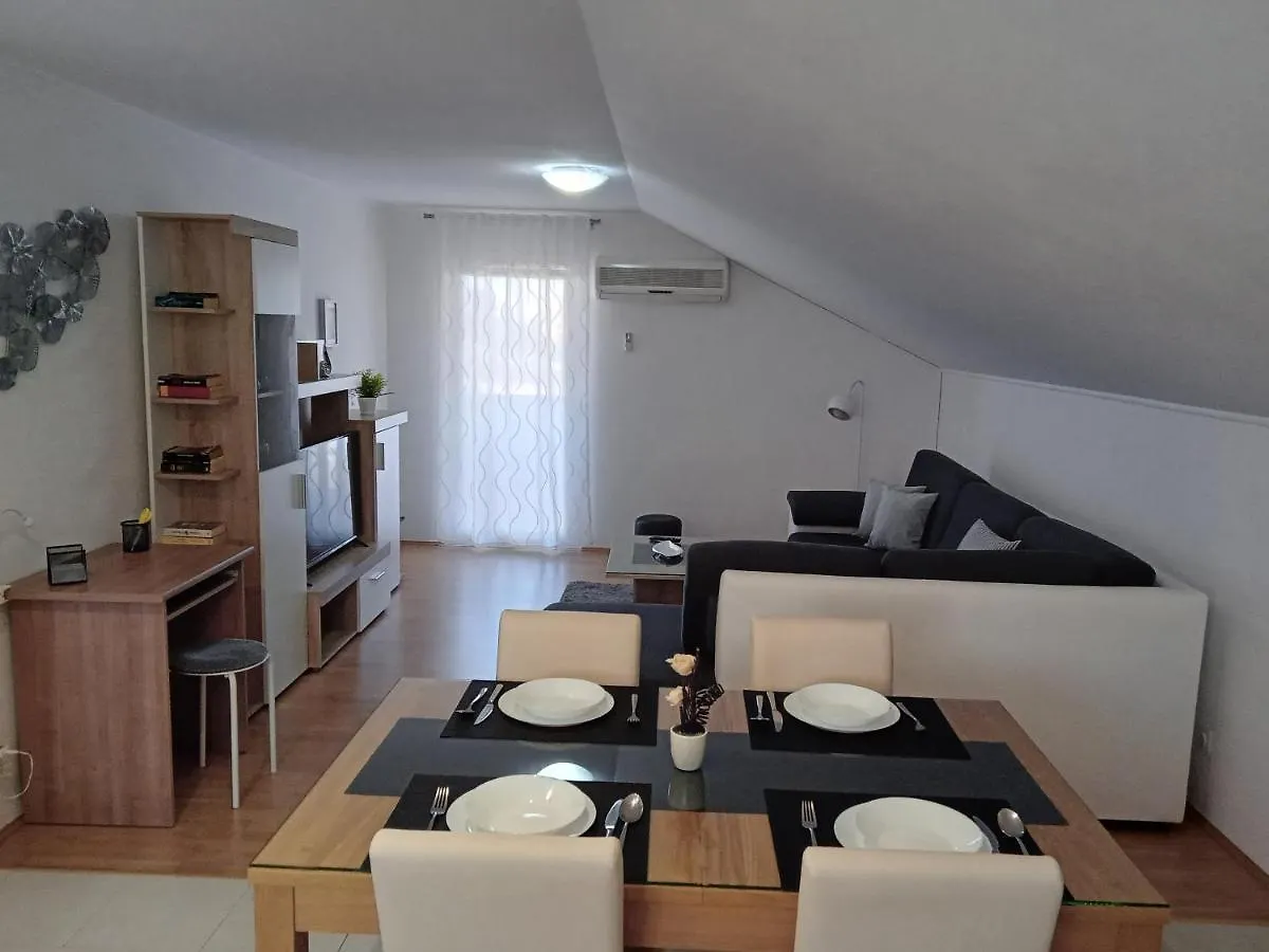 Apartments With A Parking Space Sali, Dugi Otok - 8154 0*, Sali